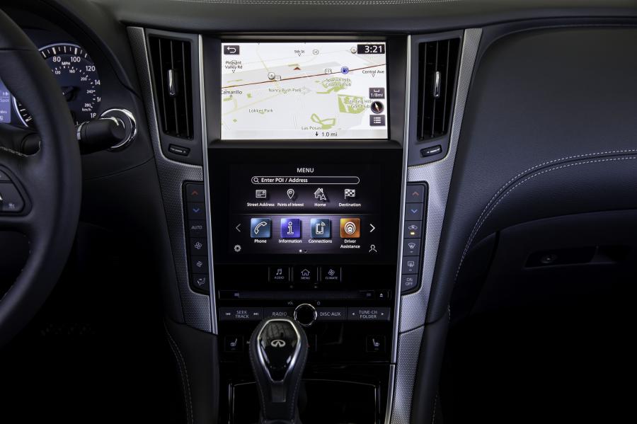 Детали интерьера Infiniti Q50 3.0t Edition 30 2019 года  (фото 4 из 8)